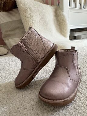 Stride Rite Girls Metallic Rose Zip Ankle Boots Size 7 Wide